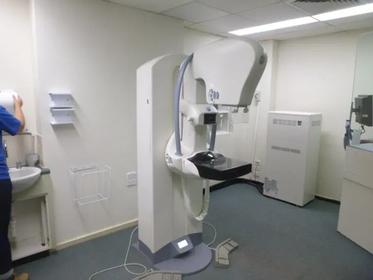 2009 GE Senographe Essentials – Digital Mammography unit, photo 1