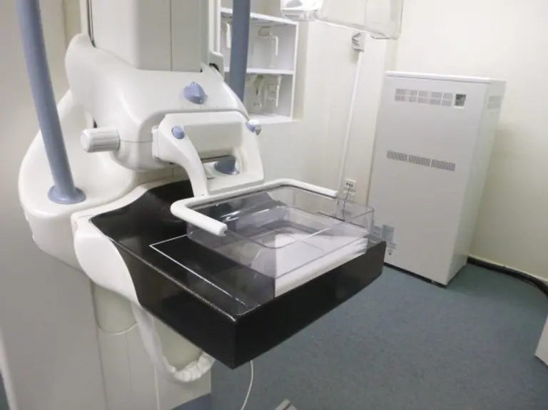 2009 GE Senographe Essentials – Digital Mammography unit, photo 3