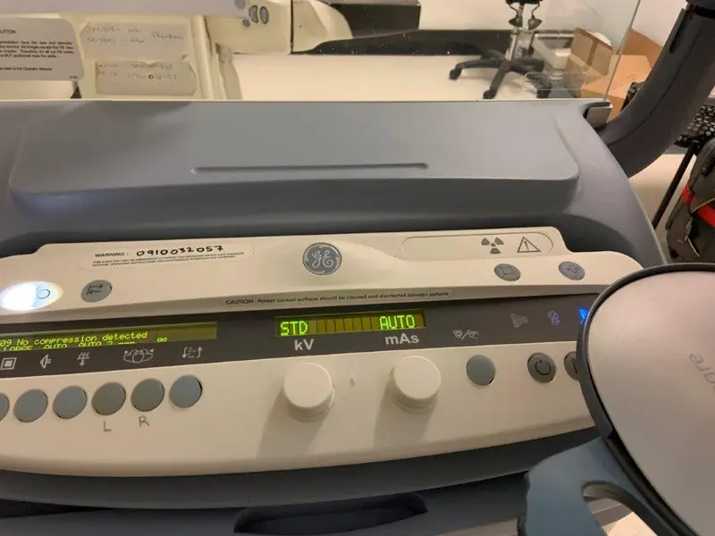 2009 GE Senographe Essentials, photo 4