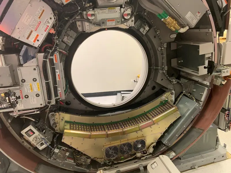 2010 Toshiba Aquilion 64, photo 4
