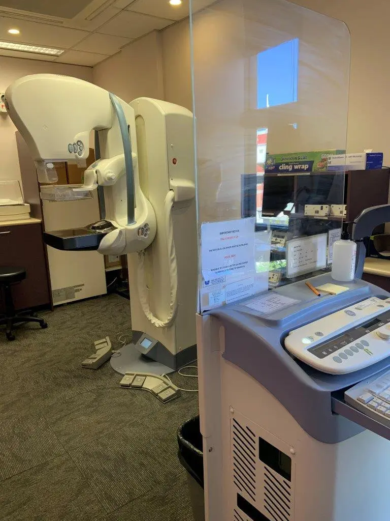 2010 GE Seno Essentials Mammography, photo 1