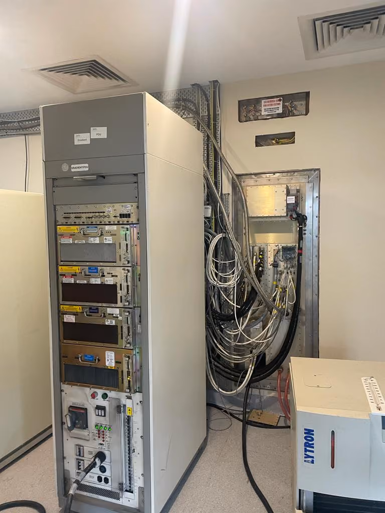 2003 GE 1.5T HDx MRI, photo 6