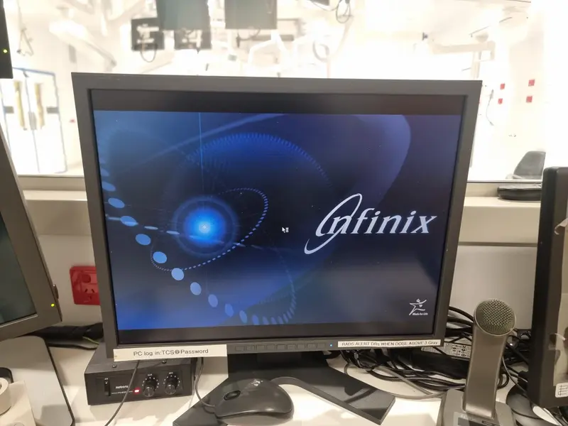 2012 Toshiba Infinix, photo 3