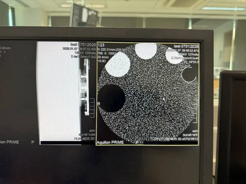 2015 Toshiba Aquilion Prime 160 Slice, photo 2