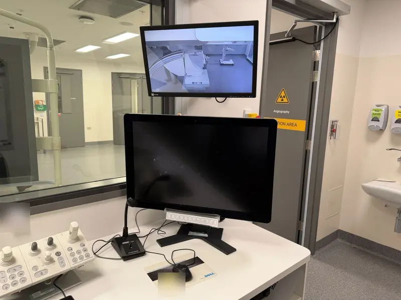 2012 Siemens Artis Zee Ceiling Mounted Angio Lab, photo 4